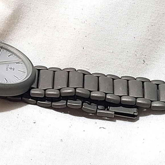 Men's Vintage Titan MTS 3ATM German Quartz Wrist Watch - Picture 9 of 12